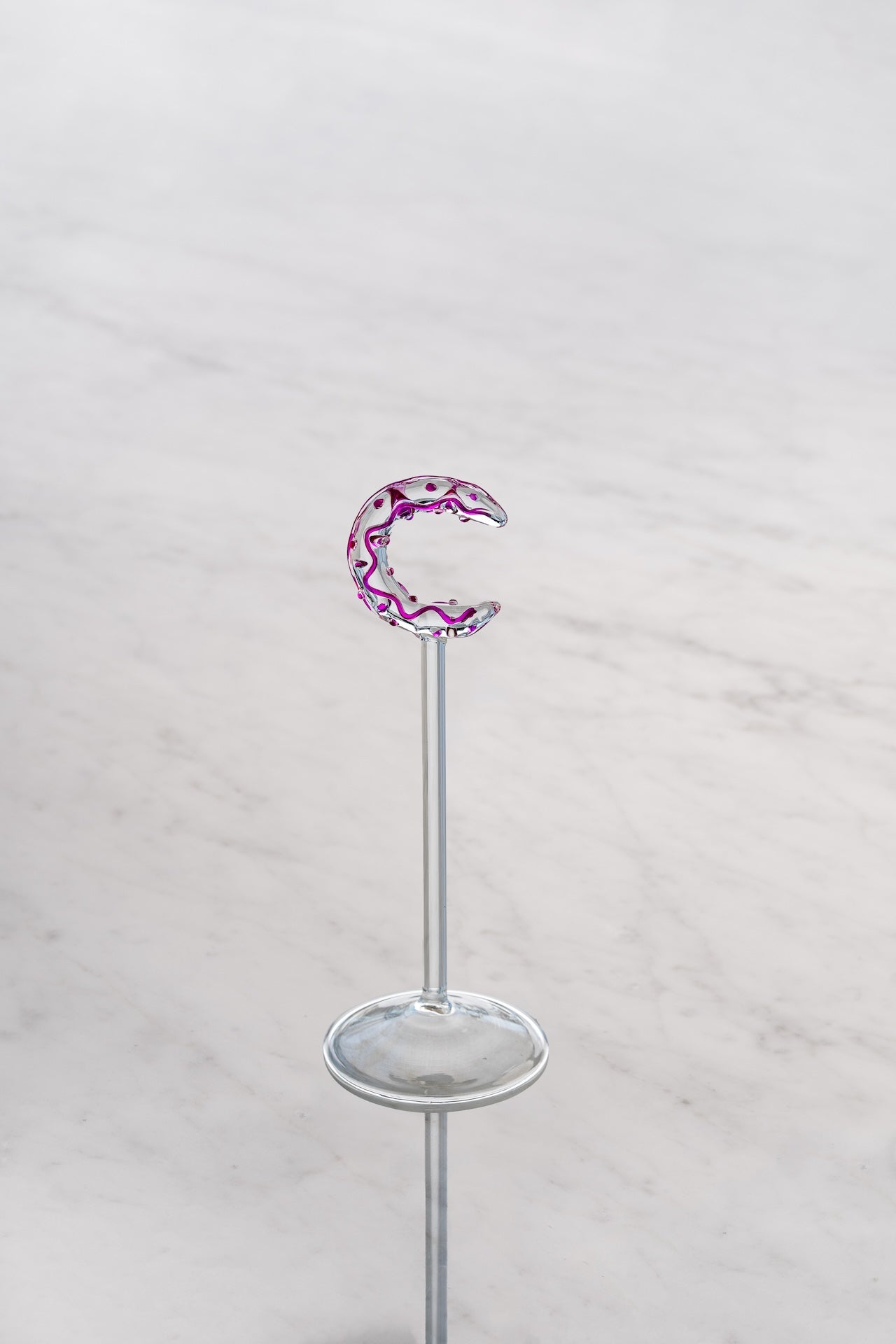 Moon Stand - Medium - Clear with Fuchsia Zigzag